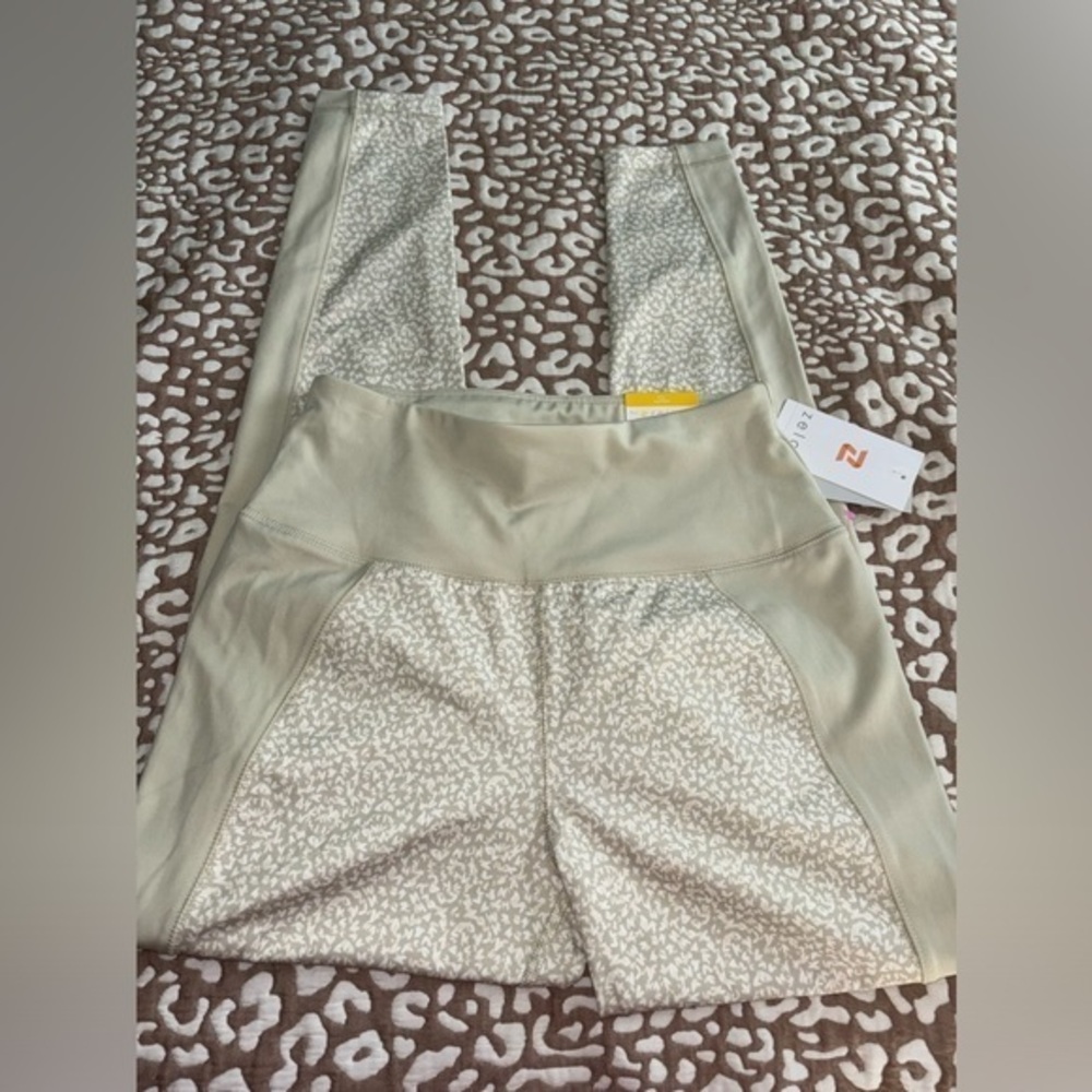 ZELOS leggings— medium